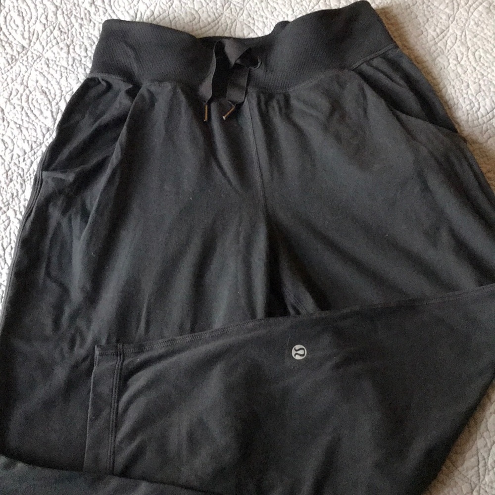 Lululemon Black Capri